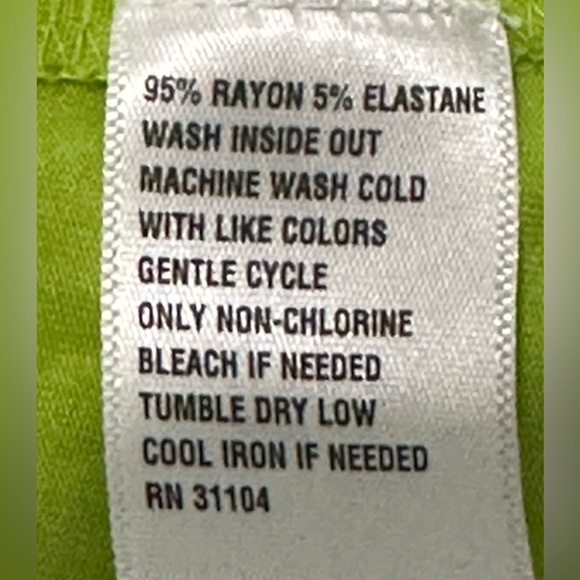 Crown & Ivy, Pretty Lime Green Tank Top W/Ruffled V-Neckline, L, EUC - Picture 4 of 6